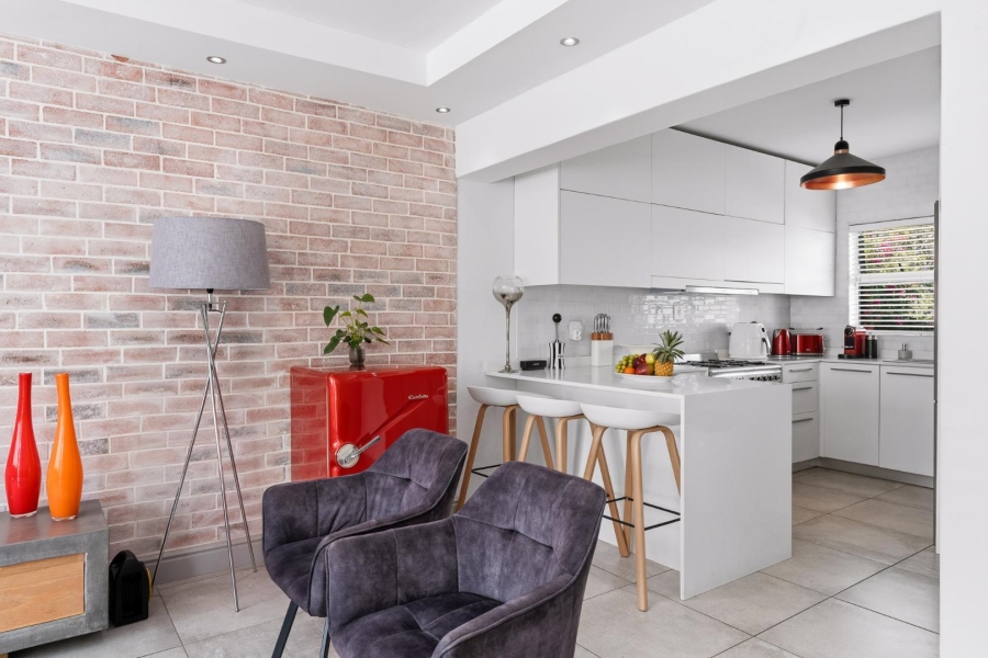 2 Bedroom Property for Sale in Sea Point Western Cape